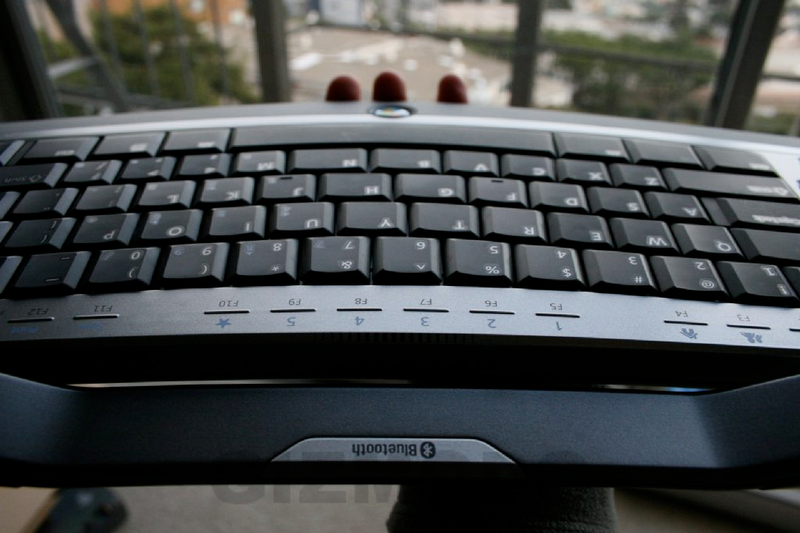 Illustration for article titled Microsoft Ultimate Wireless 7000 Keyboard Hands-On